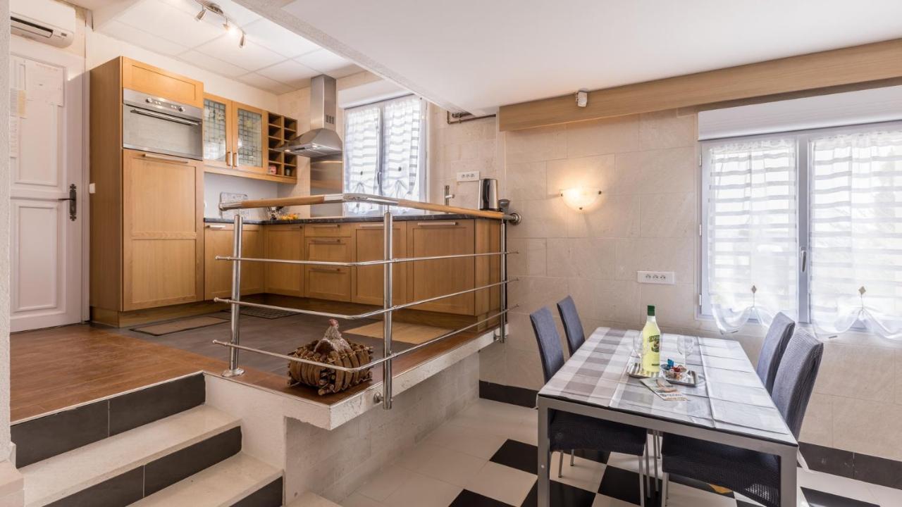 Apartments Katarina Трогир Екстериор снимка